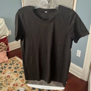 lululemon Breeze perforated top